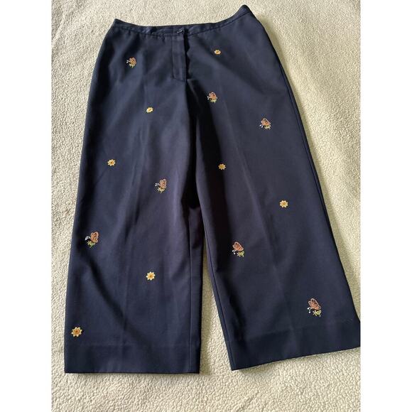 Alfred Dunner 10 navy blue high rise capris. - Picture 10 of 12